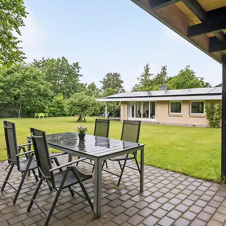 3 Bedroom Cozy In Ferienhaus *