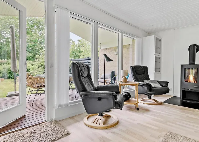 Ferienhaus 3 Bedroom Cozy In *